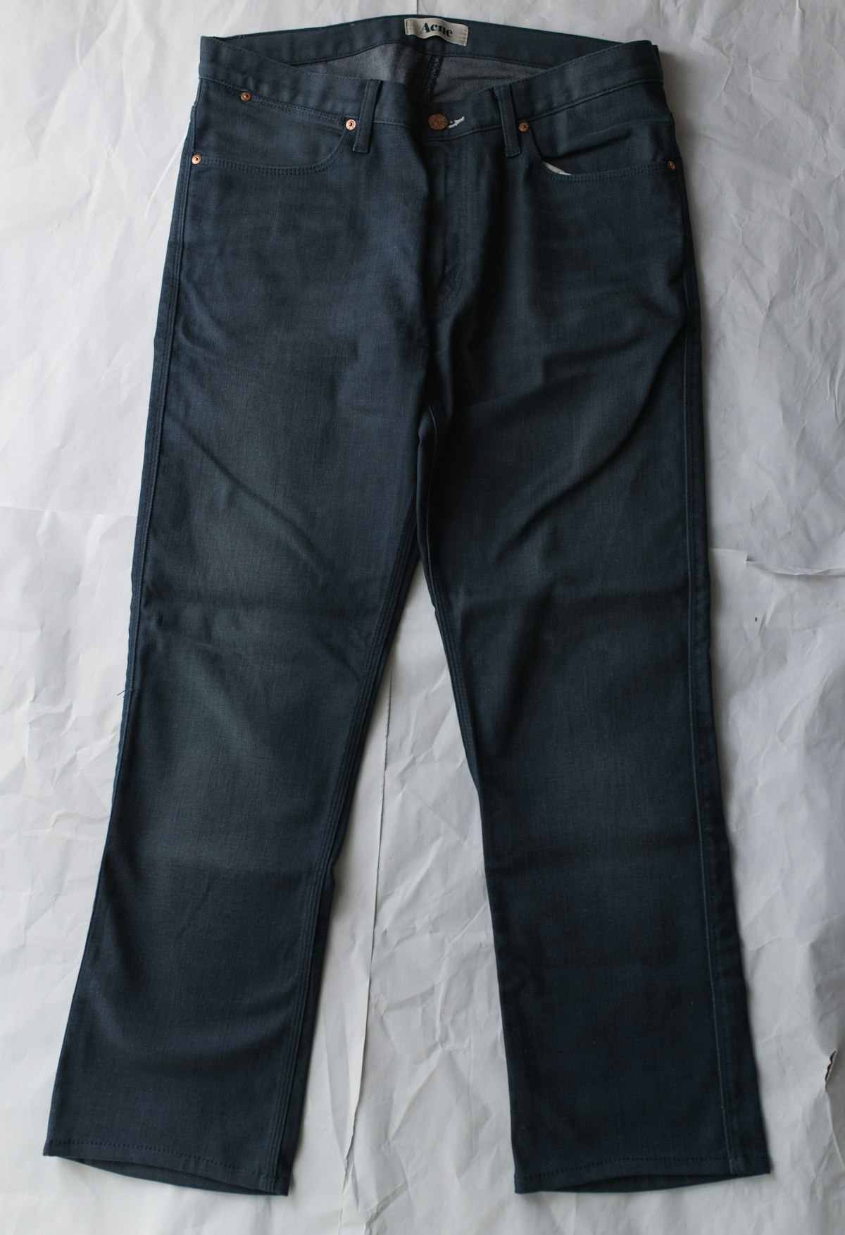 WASHED STRAIGHT DENIM